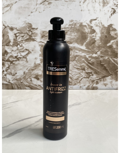 Crema Leave Anti Frizz TRESemmé