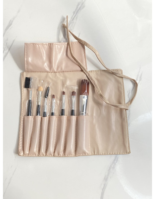 Set de 7 Brochas con Estuche Beige