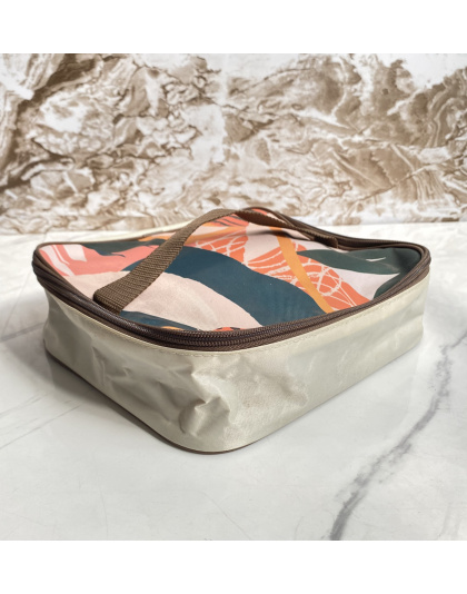 Cosmetiquera con Estampado Tropical
