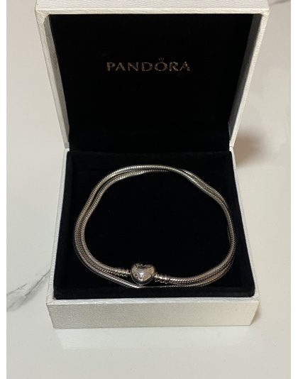 Collar Pandora cierre de corazón