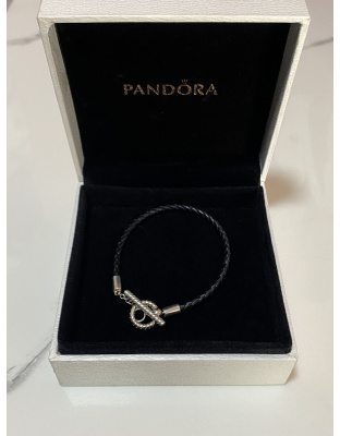 Pulsera de cuero trenzado con cierre en forma de T Pandora Talla 15
