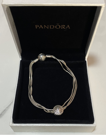 Charm de botón con diseño floral