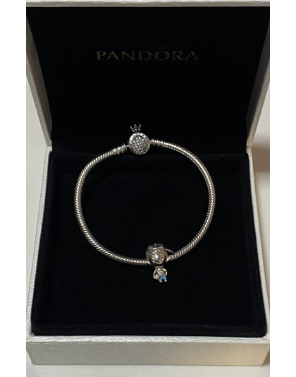 Charm de niño con balón de Basquetbol