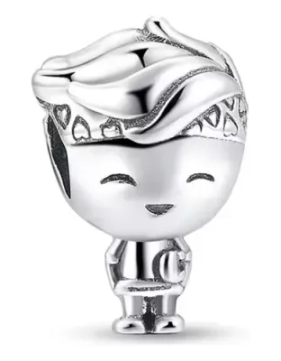 Charm de niño con patineta