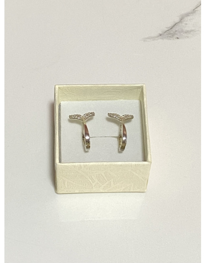 Aretes con diseño de aletas con perlas Plata925