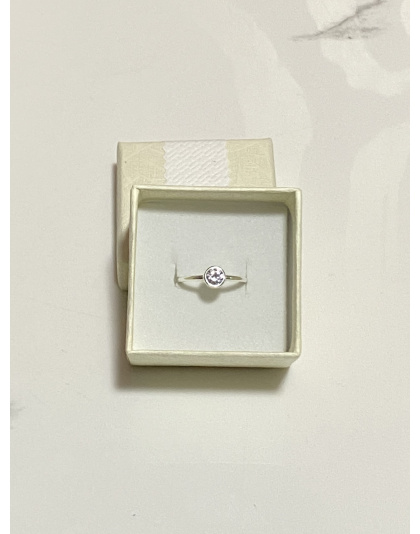 Anillo delgado con perla blanca en circulo Talla 7 Plata925