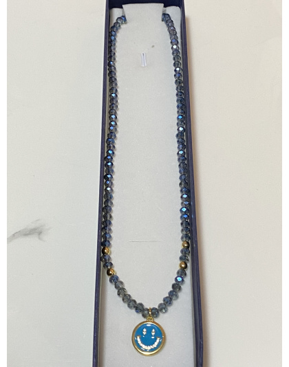 Gargantilla color azul con dije de carita feliz Artesanal